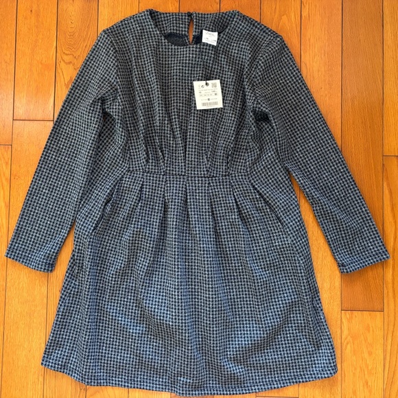 Zara Women's Cream Cable Knit Sweater Vest and knit dress - Picture 2 of 8